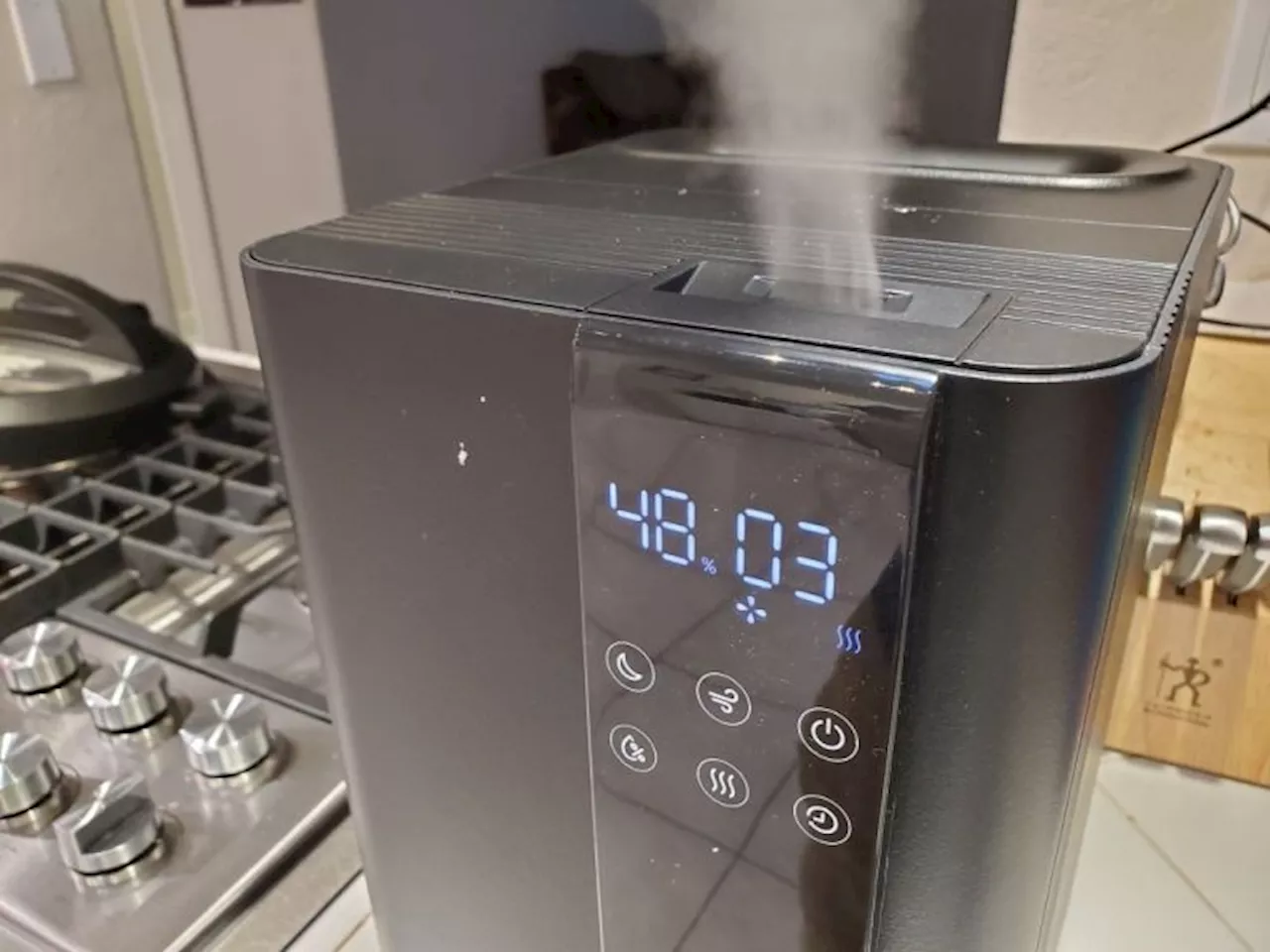 Humidifiers and health risks: Why regular cleaning matters