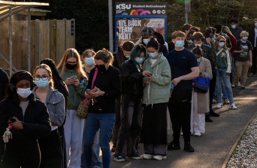 A meningitis B outbreak is happening in the UK. What people should know