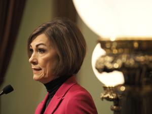 Gov. Reynolds announces push for increase in tobacco tax