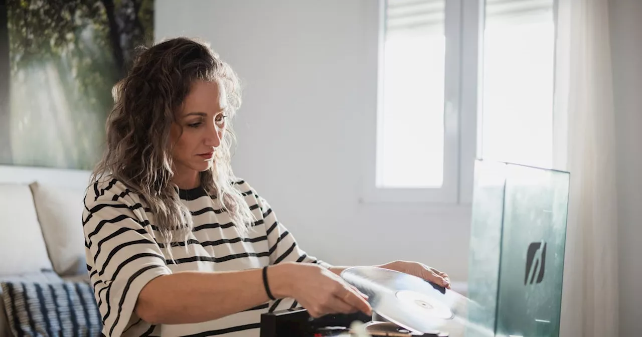 How Analog Tech & Hobbies Affect Your Mental Health