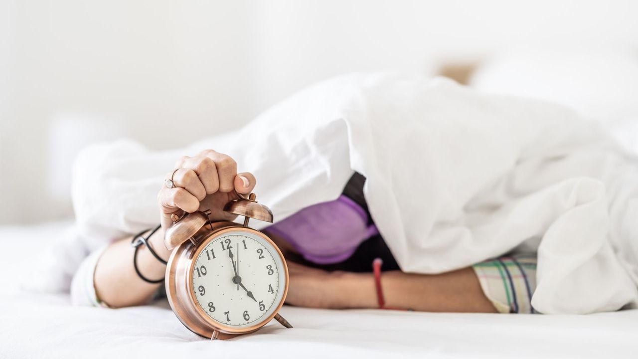 I've gone from 'early bird' to 'snooze button queen' this spring — a sleep expert explains why, and how to reclaim my energy