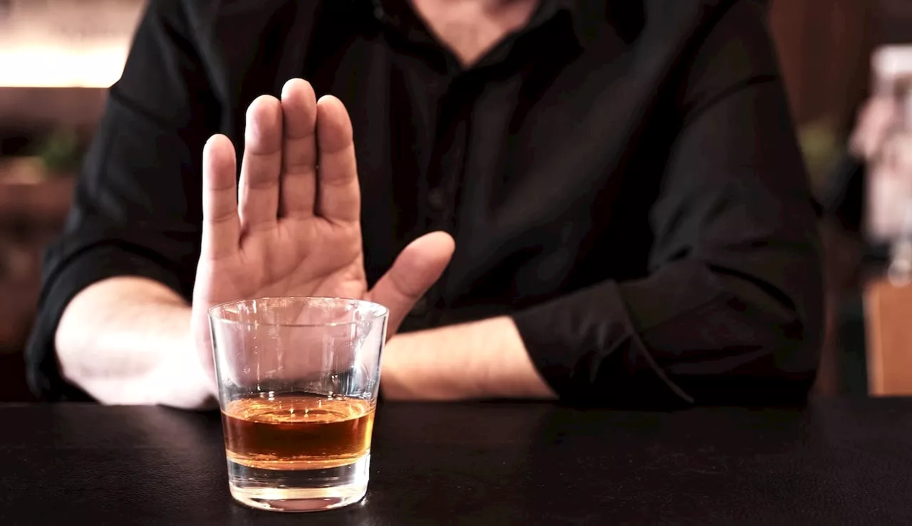 Jason Tartick Says He's 'Struggling' With 'Social' Part of Dry January