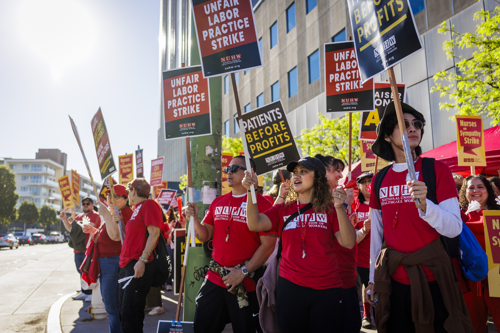 Northern California Kaiser Therapists Hold 1-Day Strike Over AI, Patient Care Concerns