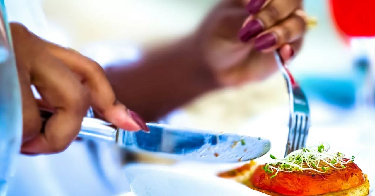 The science of why extrinsic rewards—like dieting—can kill long-term motivation.