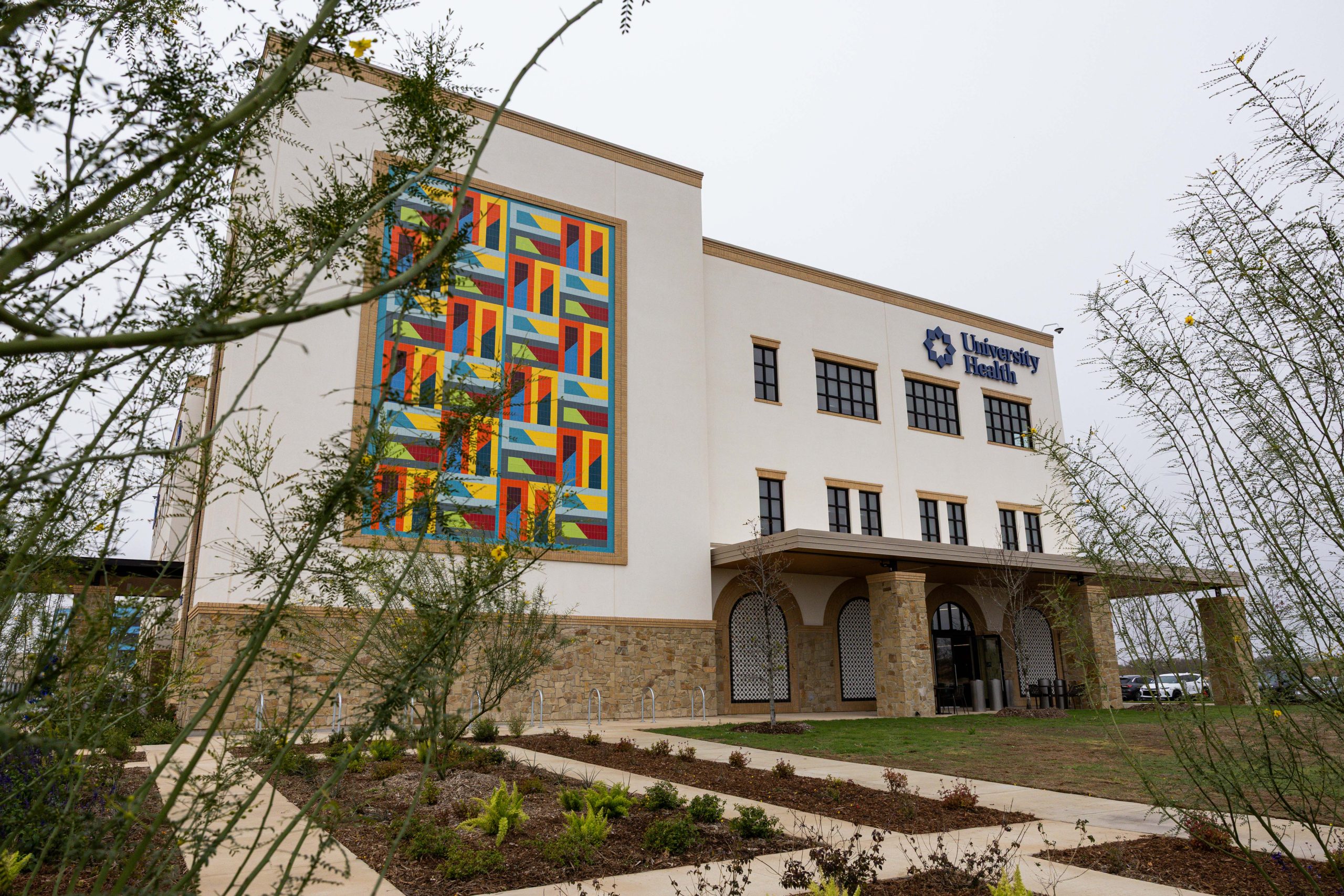 University Health opens Southside clinic next to new Palo Alto Hospital