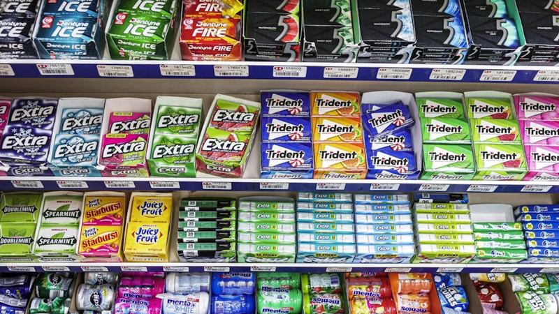 Chewing Gum's Brain Benefits: Decades of Research Uncover Surprising Effects