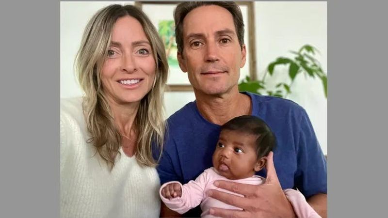 Florida couple in embryo mix-up looking for baby's bio parents
