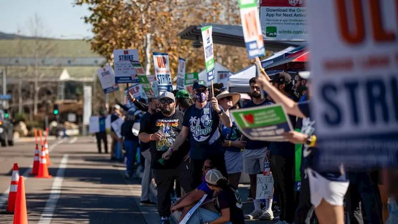 Kaiser strike hits fourth week as 31,000 workers demand higher pay and better staffing