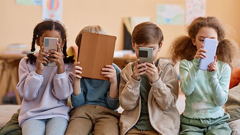 Indiana schools enforce strict cell phone ban to boost focus and reduce social conflict