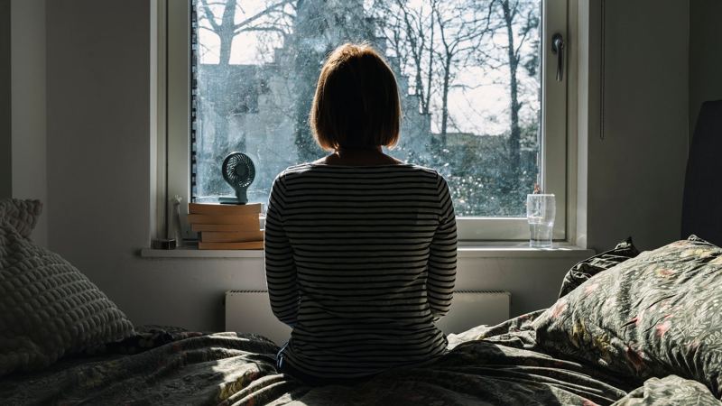 'Mentally Active Sedentary Behaviors' Could Reduce Your Risk Of Dementia. Here's What That Means.