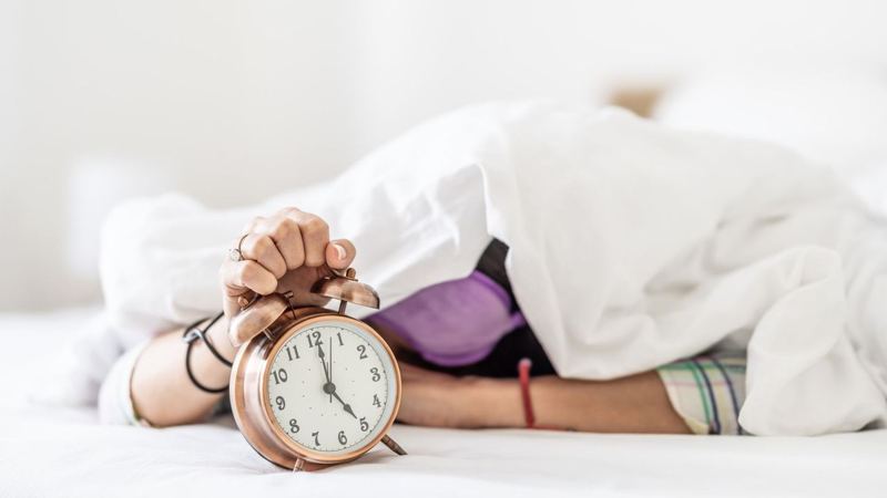I've gone from 'early bird' to 'snooze button queen' this spring — a sleep expert explains why, and how to reclaim my energy