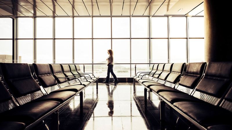Forget ‘flying is statistically safe.’ Therapists have better advice for travel anxiety right now