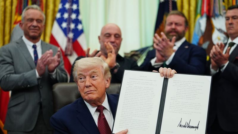 Trump signs order to speed FDA review of psychedelic drugs, citing veterans & PTSD