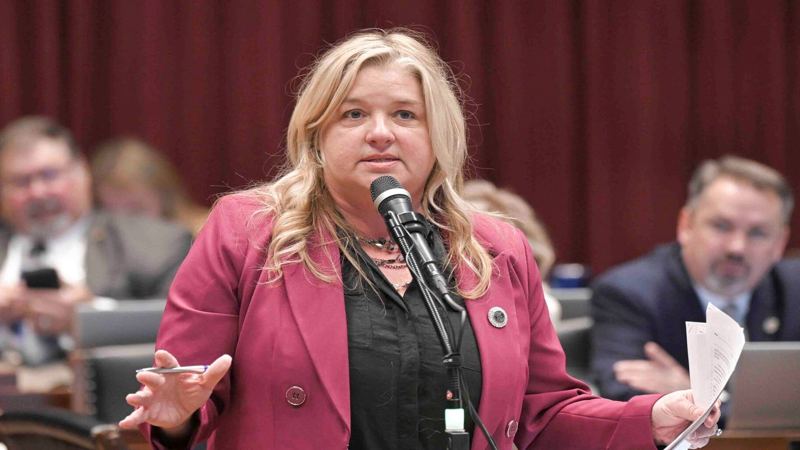 Missouri lawmakers pass healthcare bill expanding maternal care