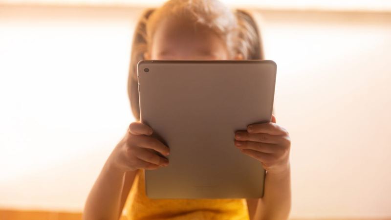 New surgeon general advisory suggests screentime limits for kids