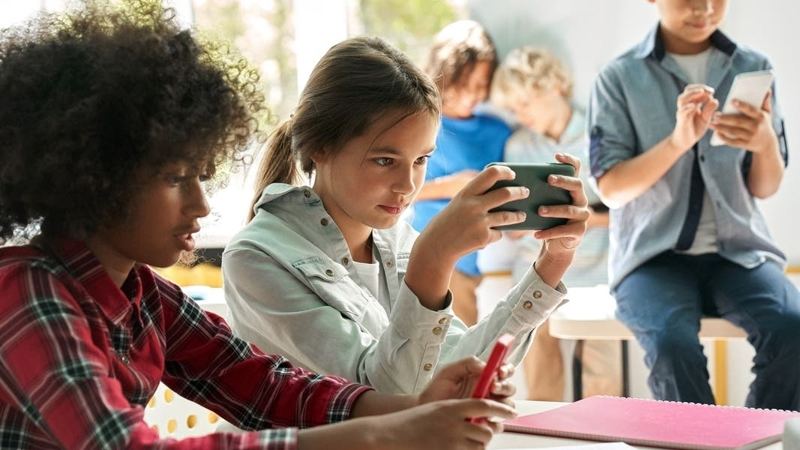 RI House Creates Commission To Study Effects Of Tech On Kids' Mental Health