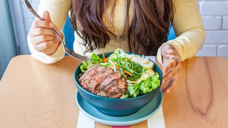 Popular weight-loss diet shows surprising impact on serious mental health condition
